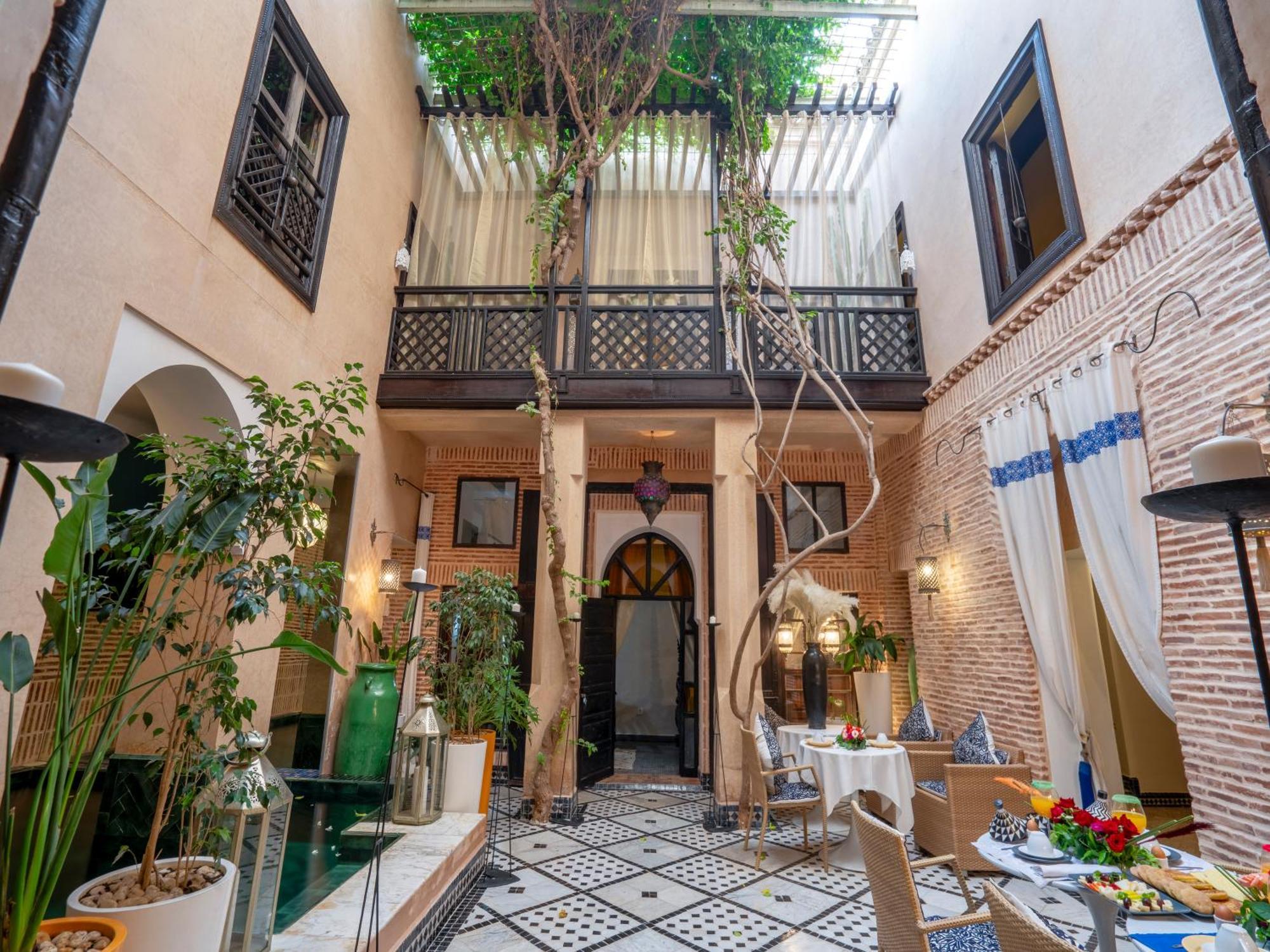 رياد Ines 4*